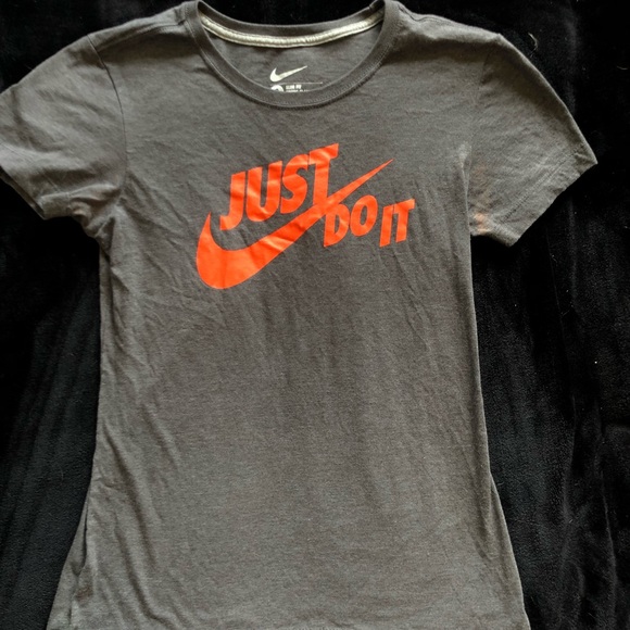 orange and gray nike shirt